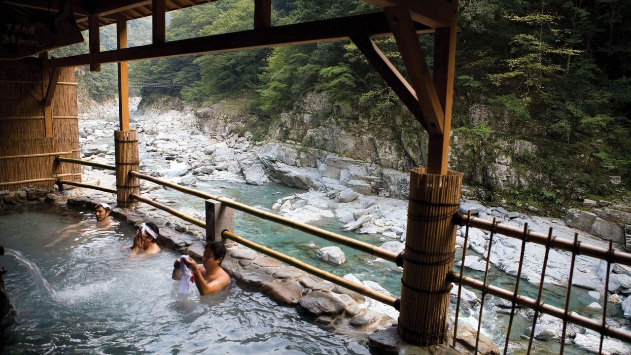 Japanese Onsen vs. Finnish Sauna – How Do They Compare?