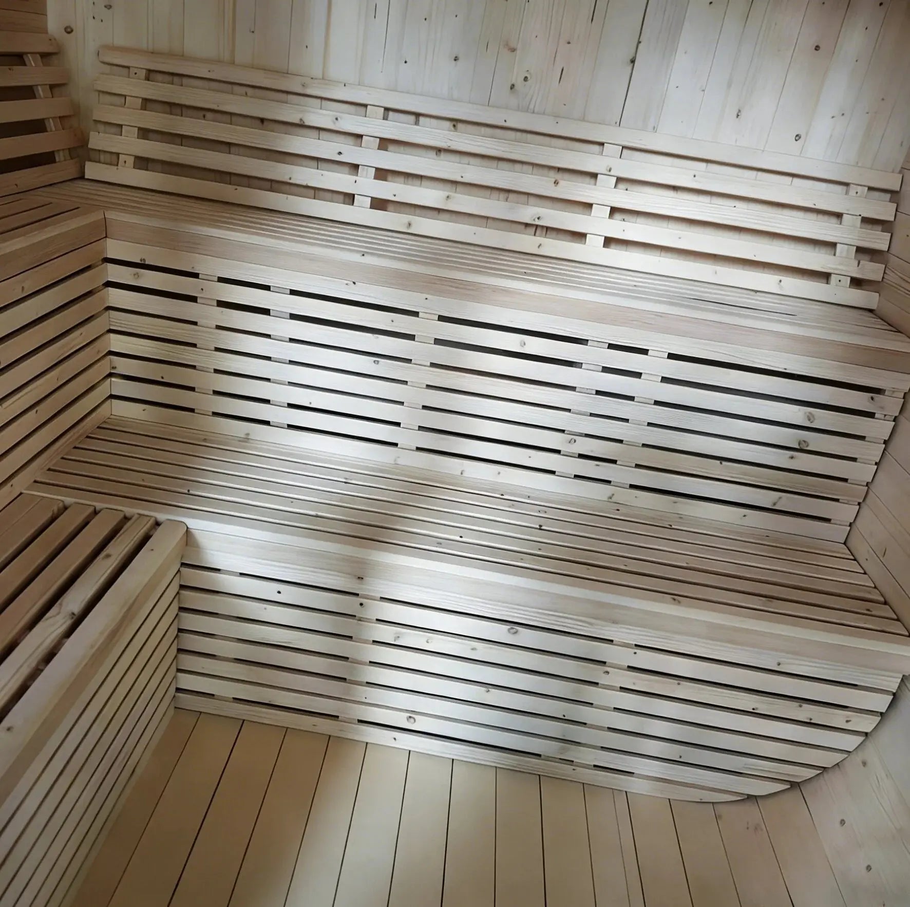 Anyi 4-6 Person White Pine Outdoor Traditional Cube Sauna