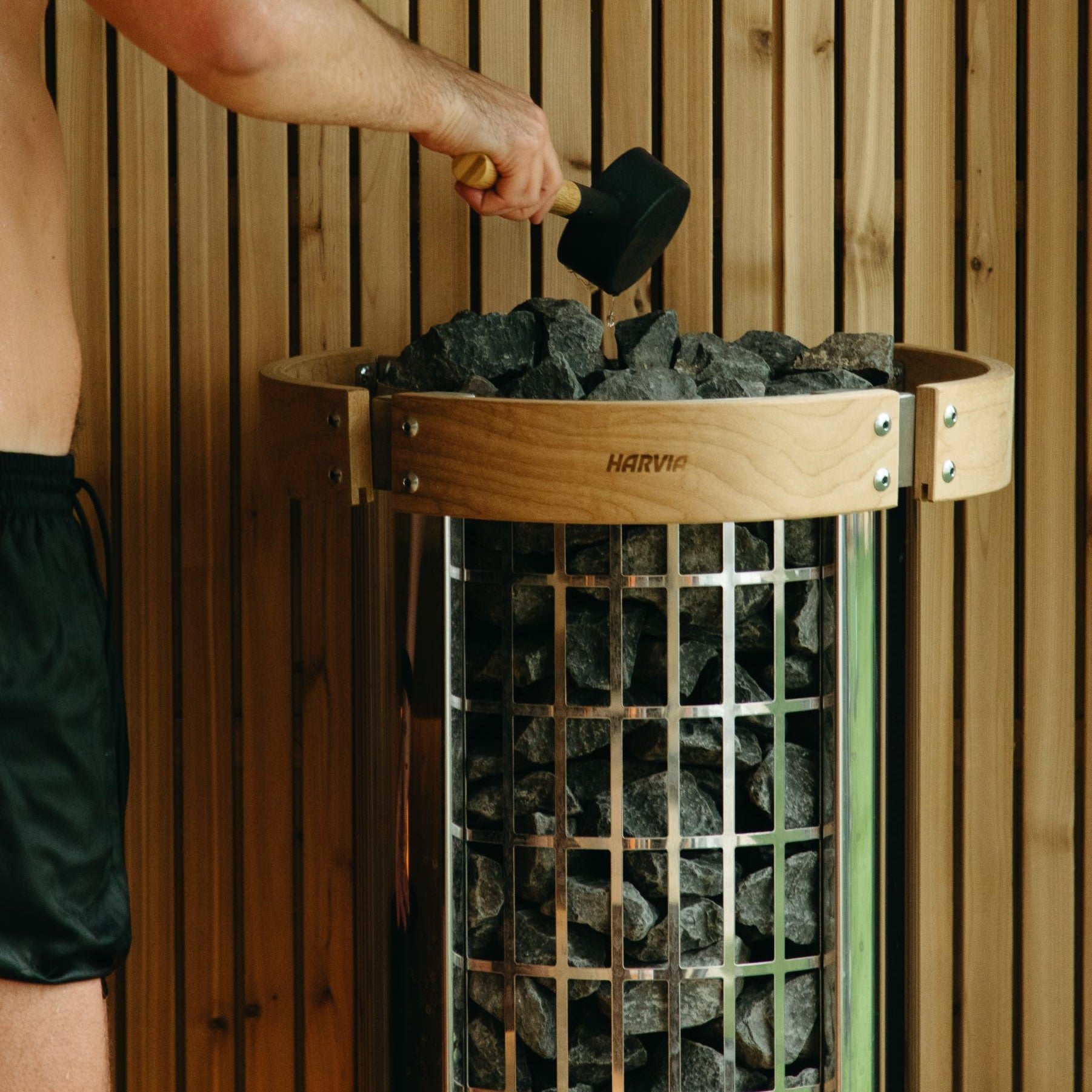 電気ヒーター Harvia Cilindro H Cilindro Electric Sauna Heater w Built-In Controls | Harvia