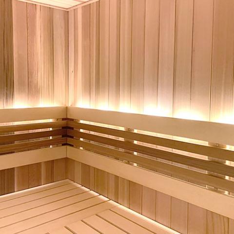 Prosaunas 桑拿木，垂直纹理，清晰的 A+ 级雪松 1"x4" 镍间隙墙面覆层