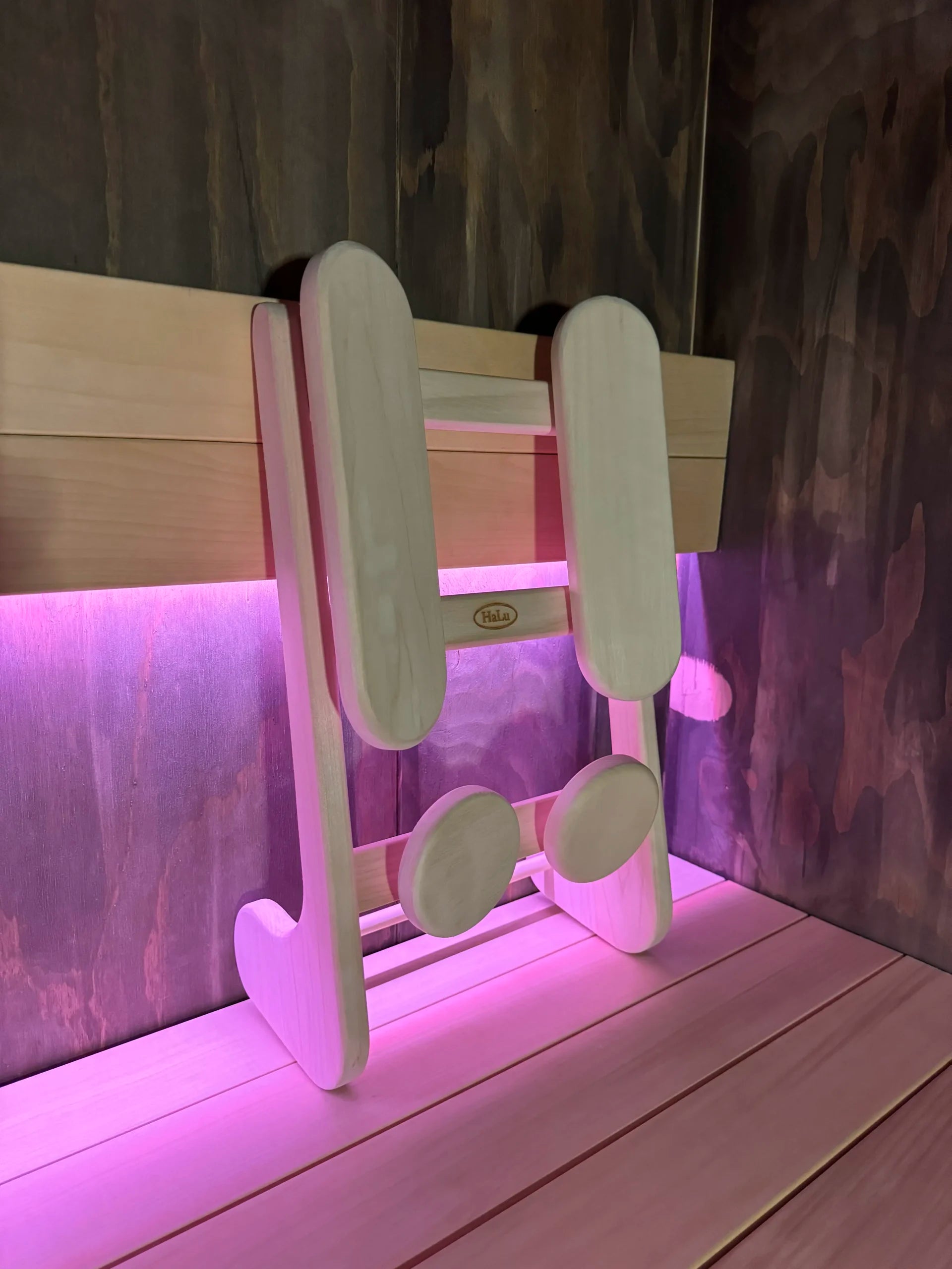 Thermory HaLU Ergonomic Backrest - lighting